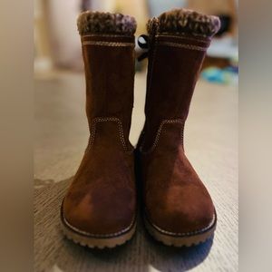 Olive & Edie Brown Winter Boot. Toddler Size 9M. Side Zipper..Bow. Girls Shoe